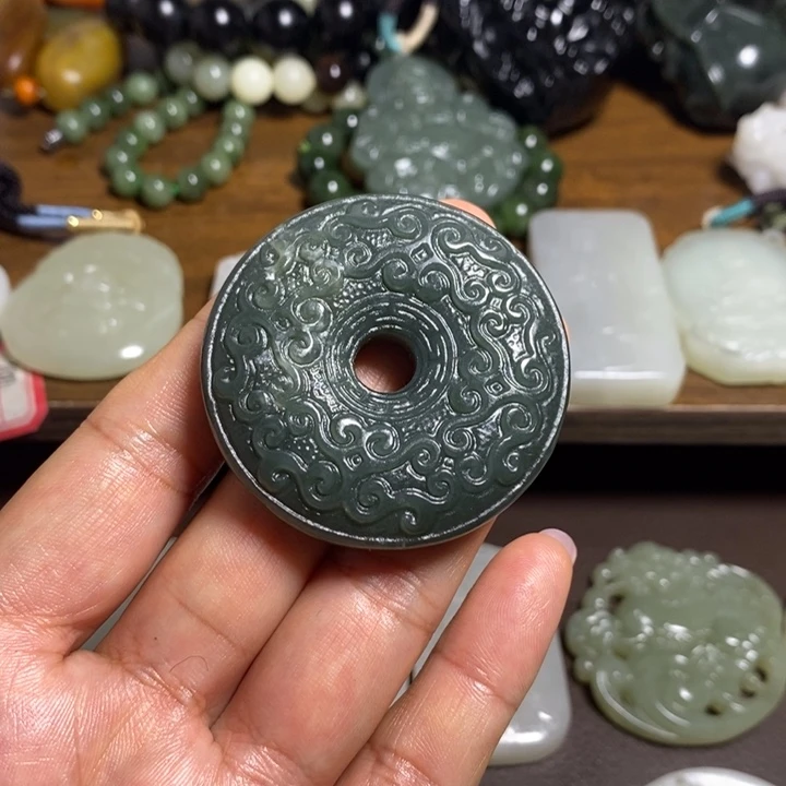 颈饰未镶嵌和田玉