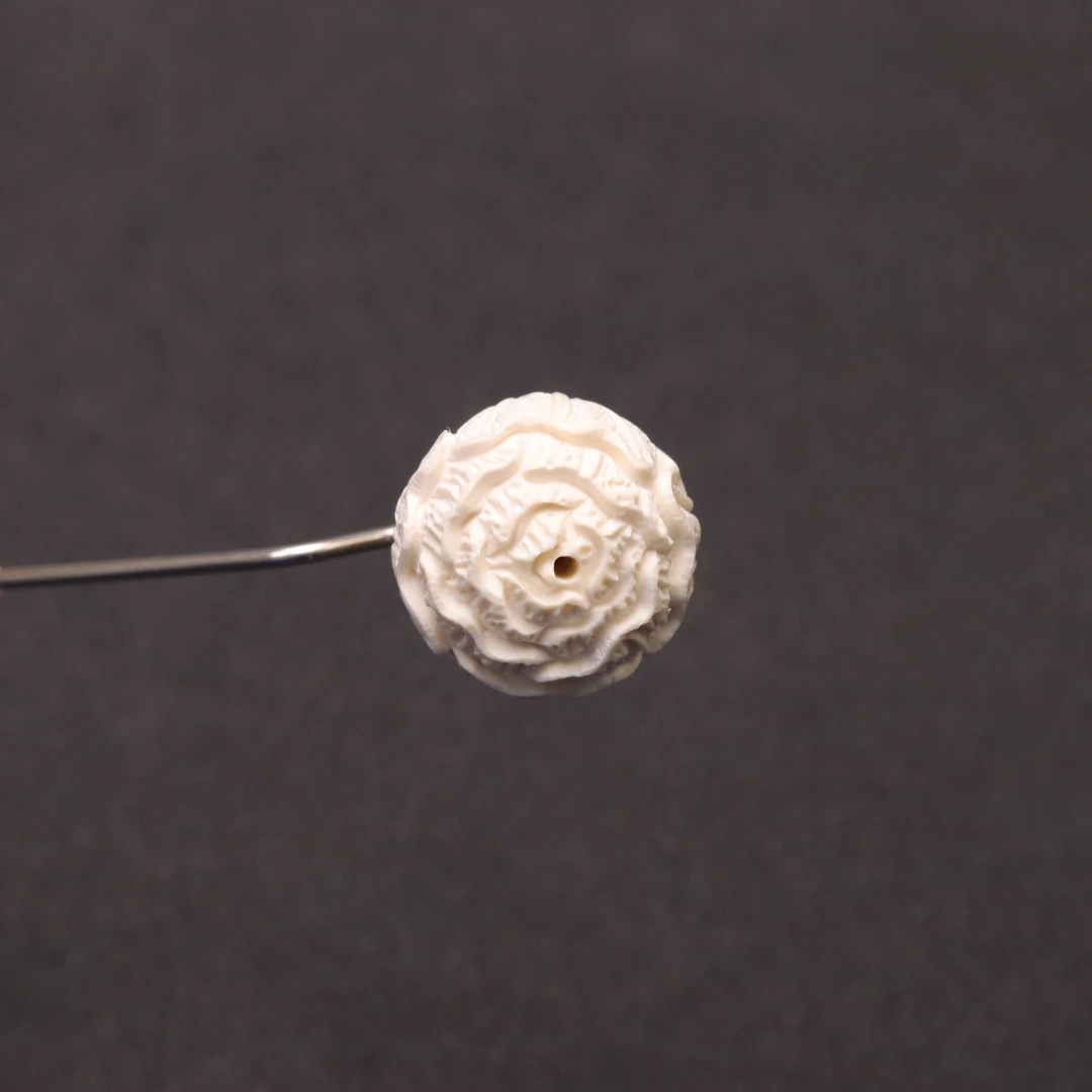 M0049 猛犸牙冰料【白菜圆珠】百贝才顶珠雕刻件佛珠背云配珠