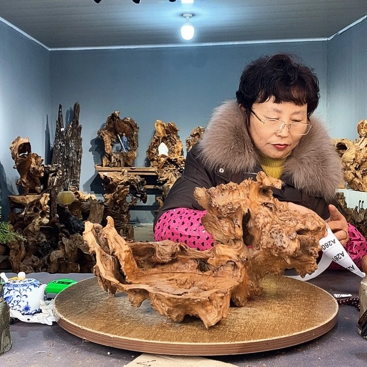 茶盏王*森259株木的小底座的佛龛