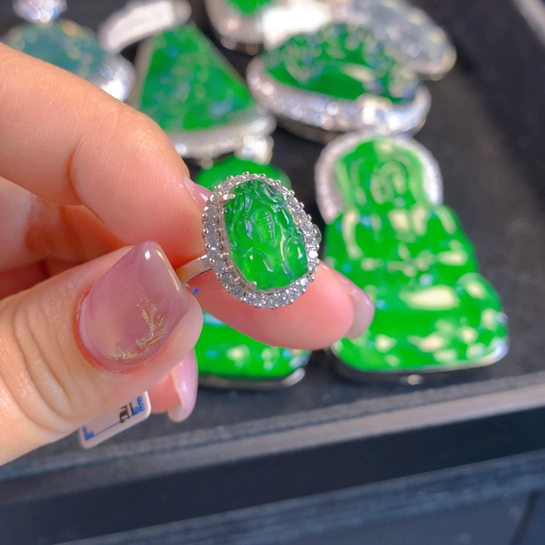 翡翠颈饰银S925镶嵌翡翠