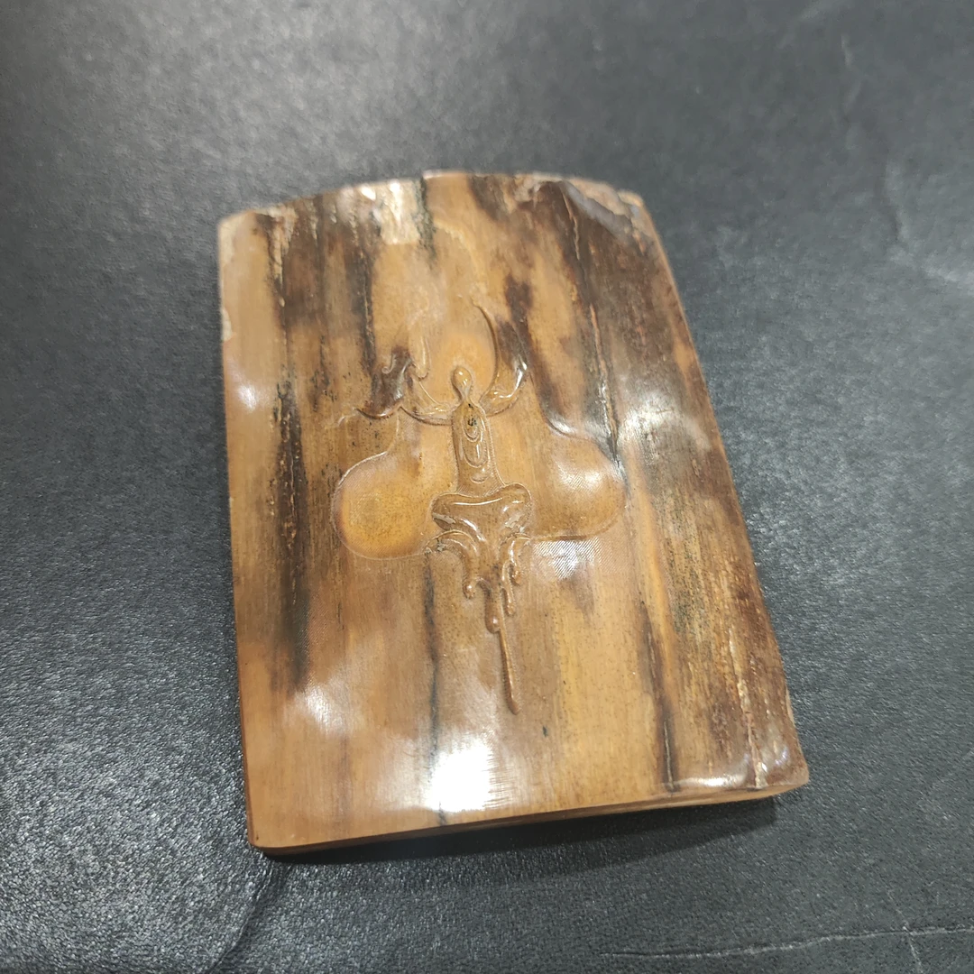 猛犸约41克雕刻件AG1110