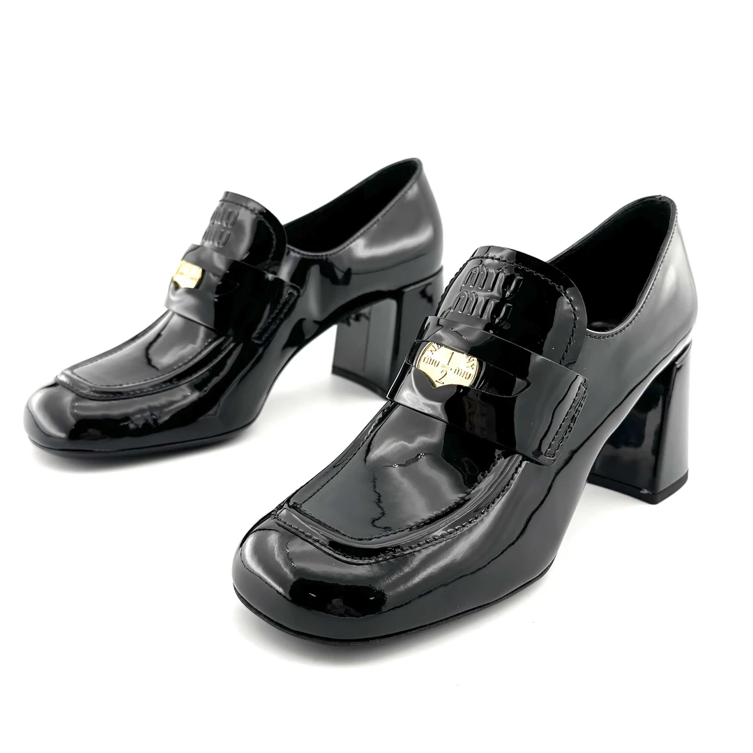 未使用 MIU MIU/缪缪 全新带盒 36.5码 经典金币乐福鞋 D3888