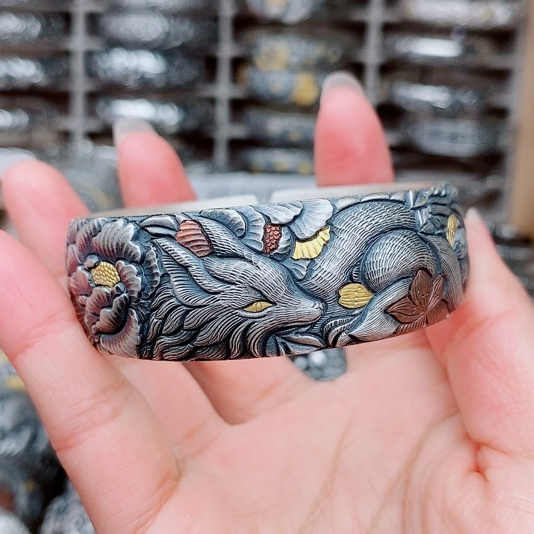 足银足银999镶嵌狐媚九尾手镯