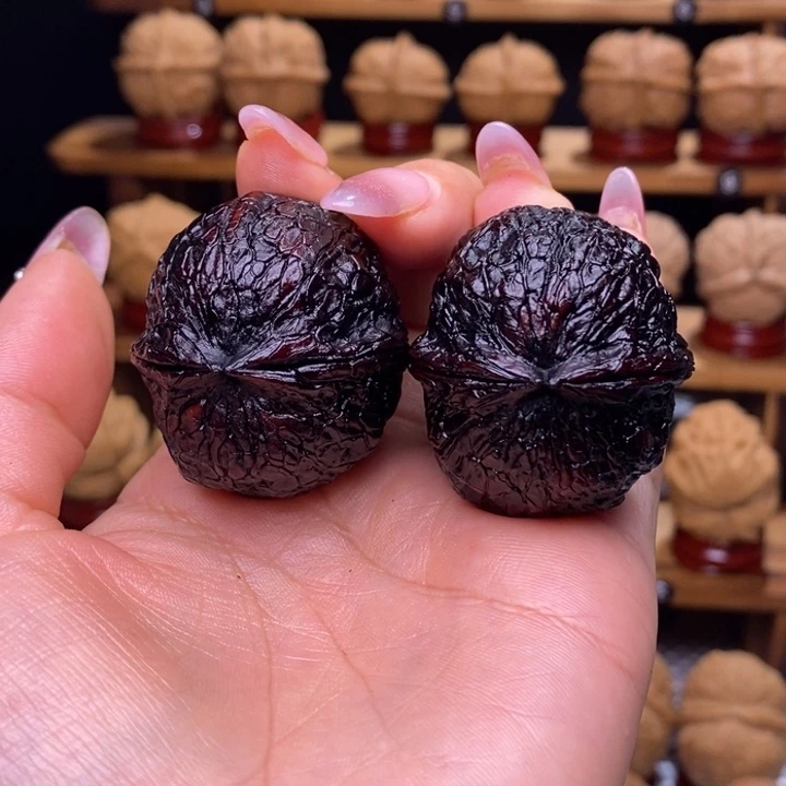 文玩核桃把件金丝绣球3