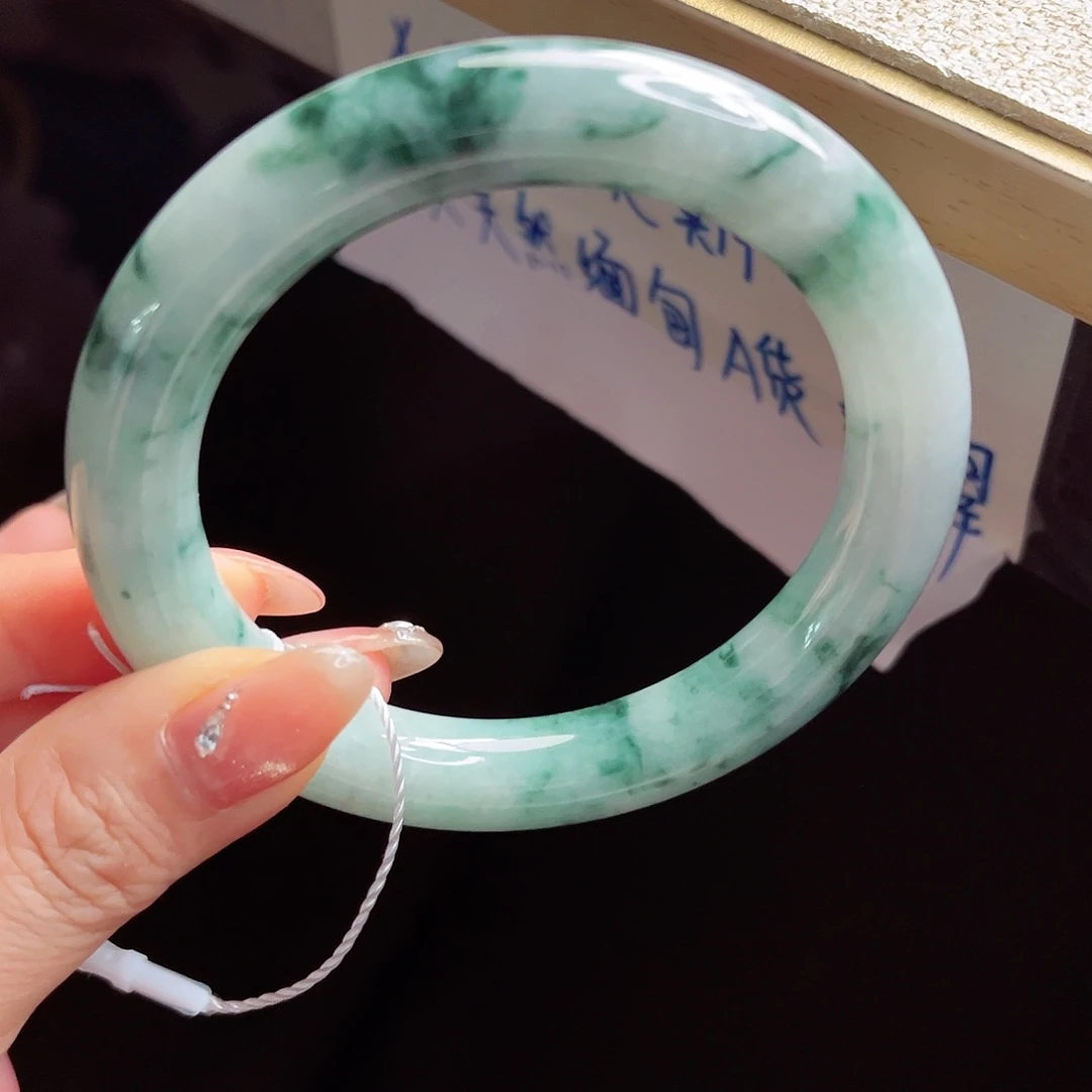 翡翠未镶嵌手镯手镯