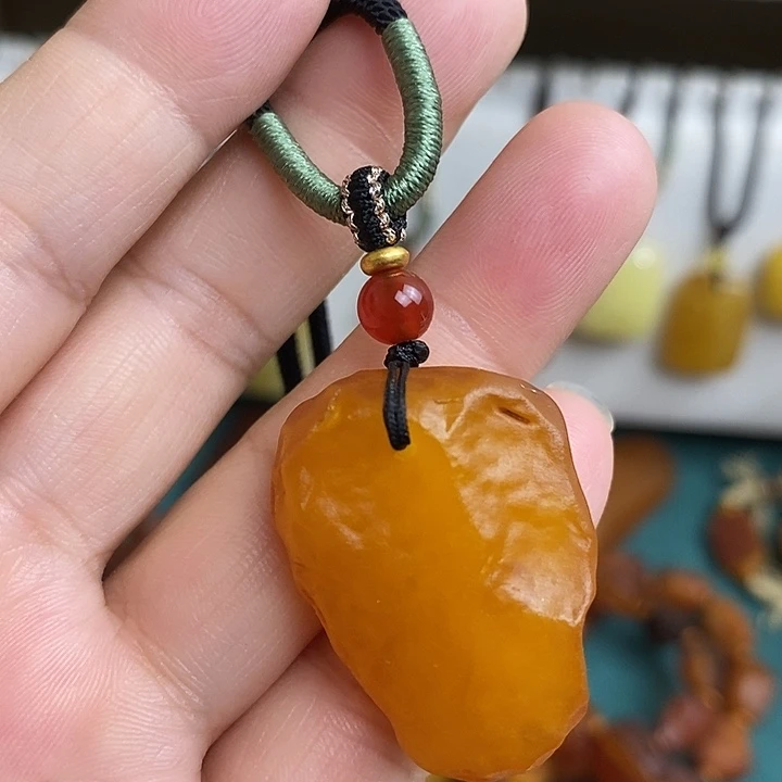 蜜蜡未镶嵌珠宝奇石吊坠