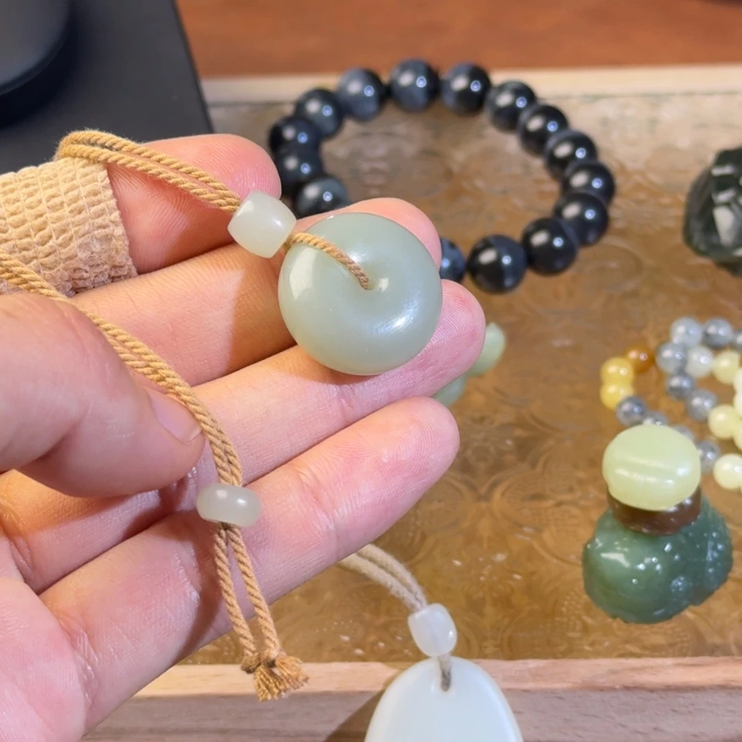 和田玉未镶嵌手链