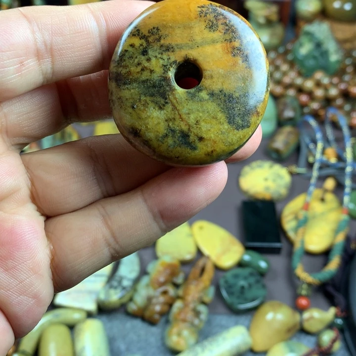 吊坠(赠链)未镶嵌岫岩河磨玉（透闪石质玉）喵*