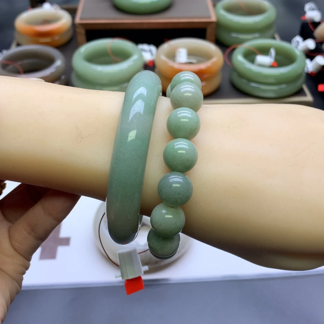 石英质玉未镶嵌手镯