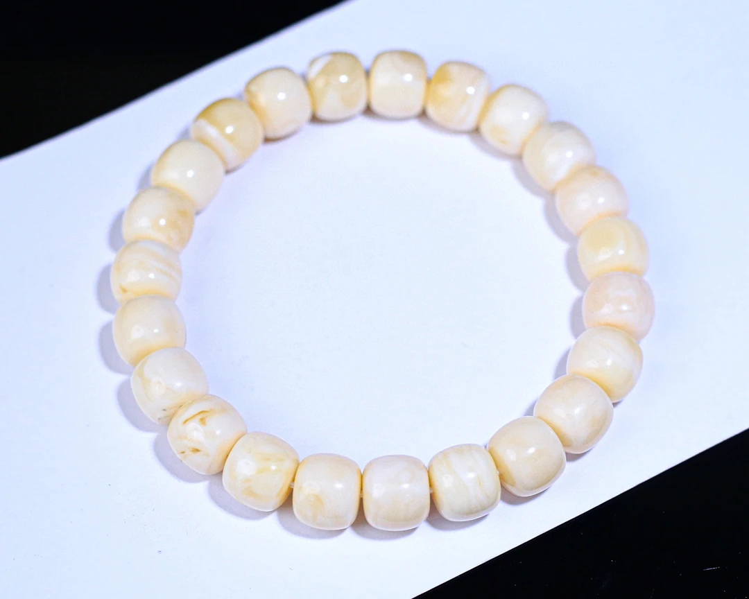 12.89克，俄料白花老型手串琥珀蜜蜡百搭气质，