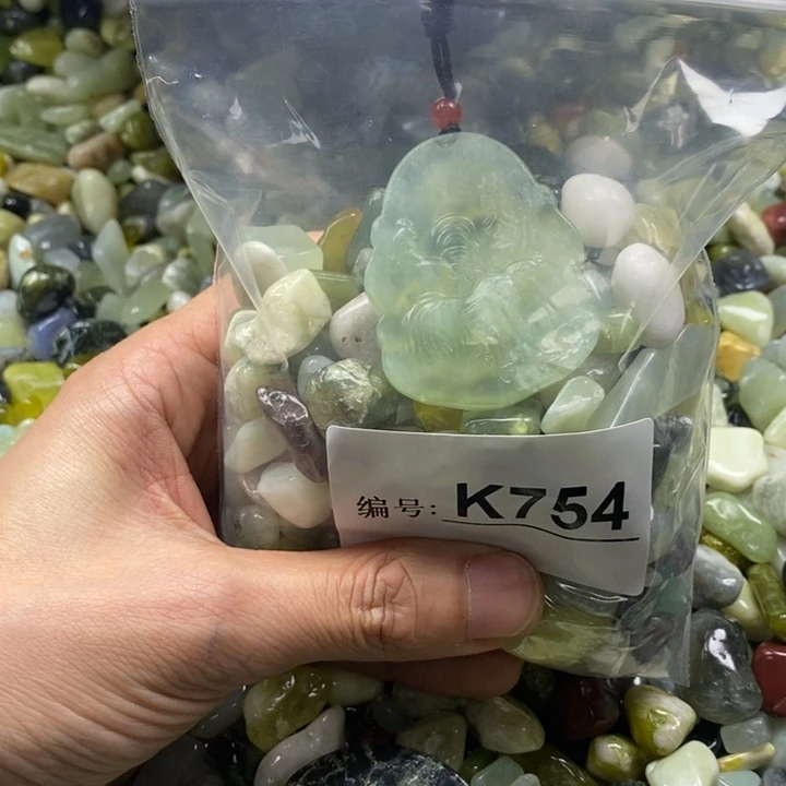 蛇纹石玉鱼缸石未镶嵌