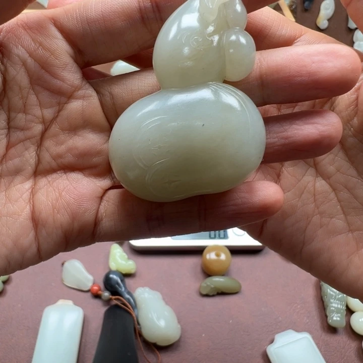 和田玉未镶嵌颈饰且末葫芦