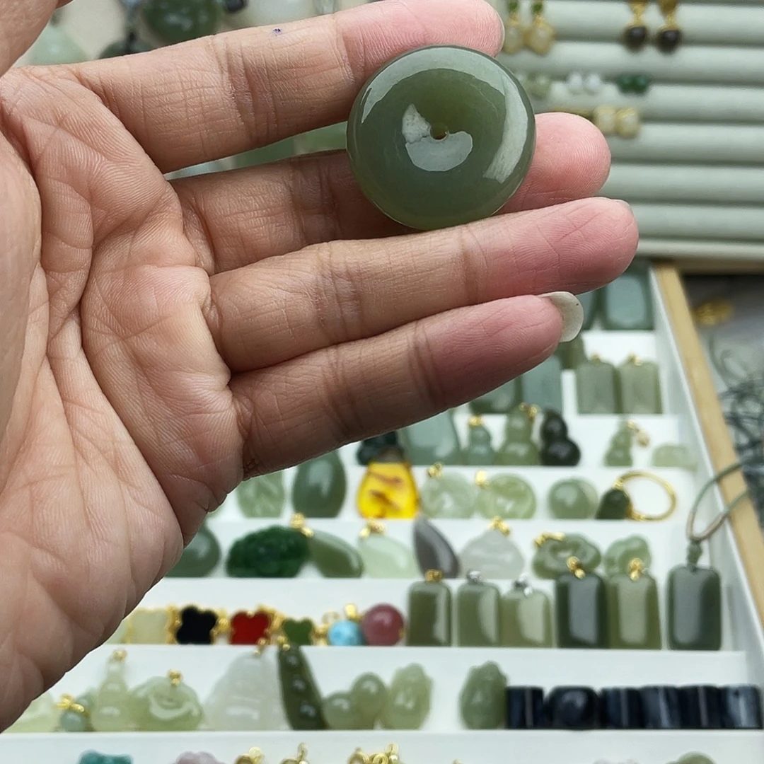 和田玉未镶嵌吊坠(不含链)