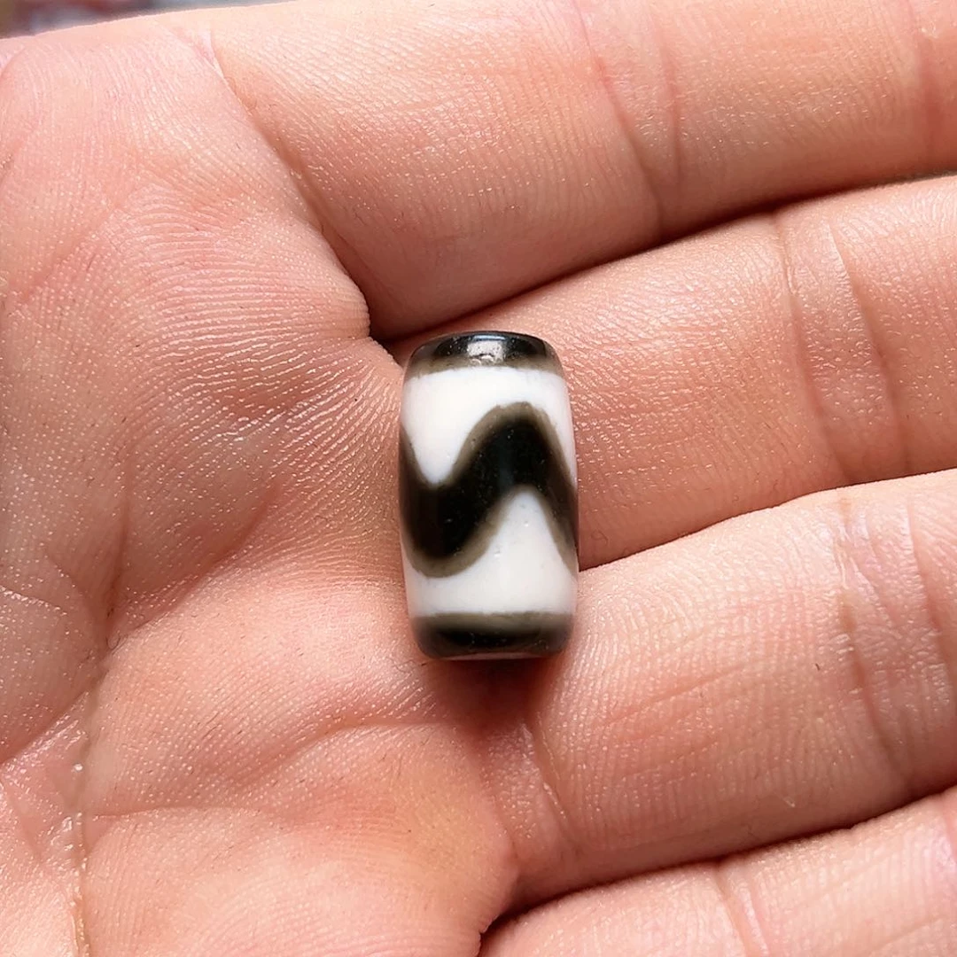 玛瑙/玉髓颈饰未镶嵌墨*