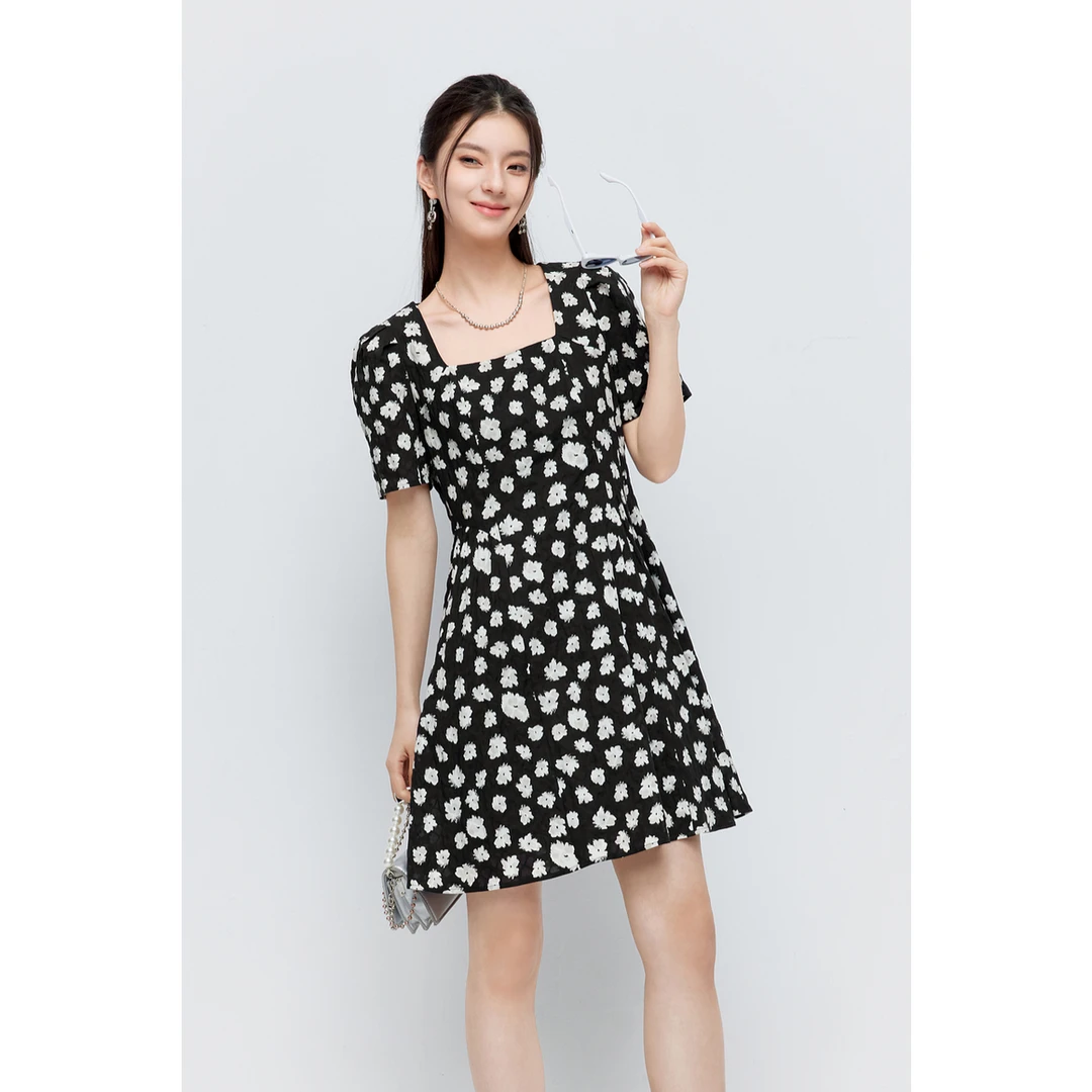 【商场同款】诗凡黎黑色碎花连衣裙夏新款中长裙女3F4290091