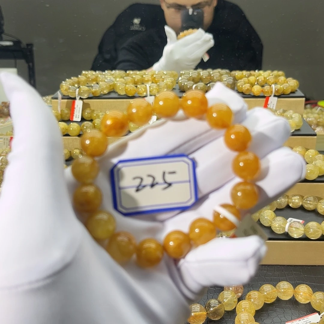 水晶手链未镶嵌巨****?晶莹剔透