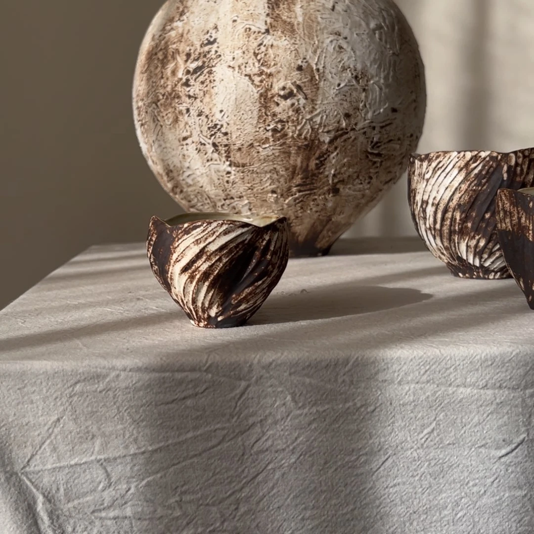 摆件陶瓷。     陶瓷。