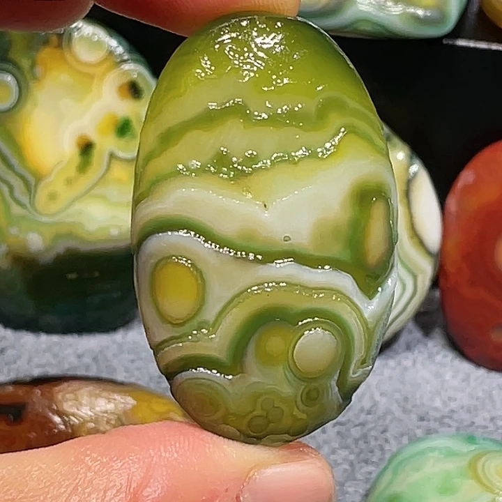 玛瑙/玉髓未镶嵌珠宝奇石