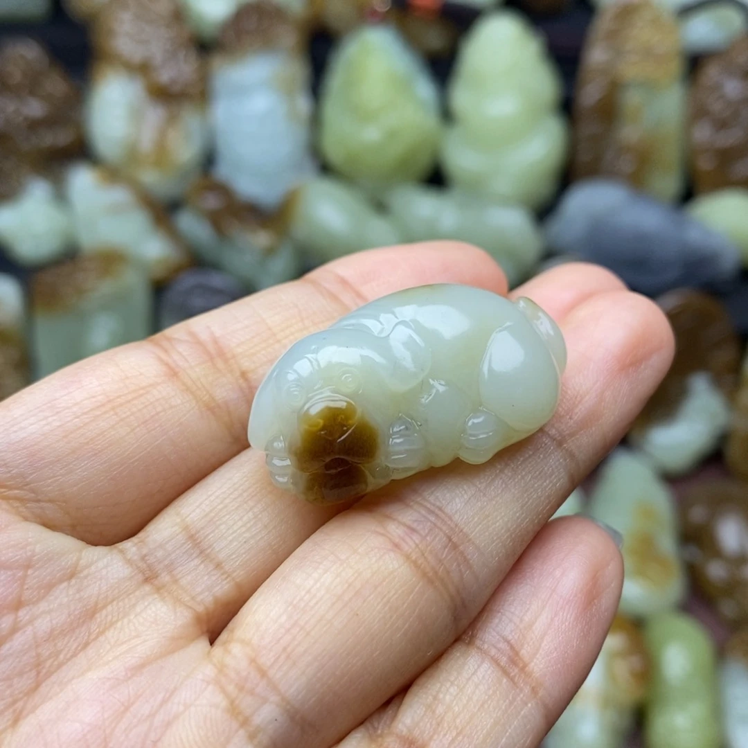 项链未镶嵌和田玉（糖玉）兜*