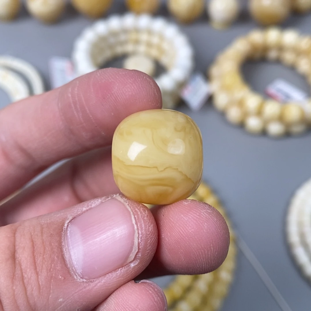 琥珀珠宝奇石未镶嵌17.2*18.7mm