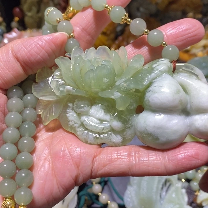 蛇纹石玉岫玉吊坠未镶嵌