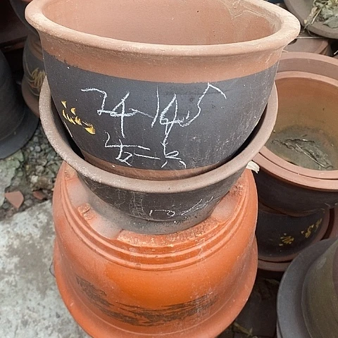 紫砂中国宜兴紫砂花盆，