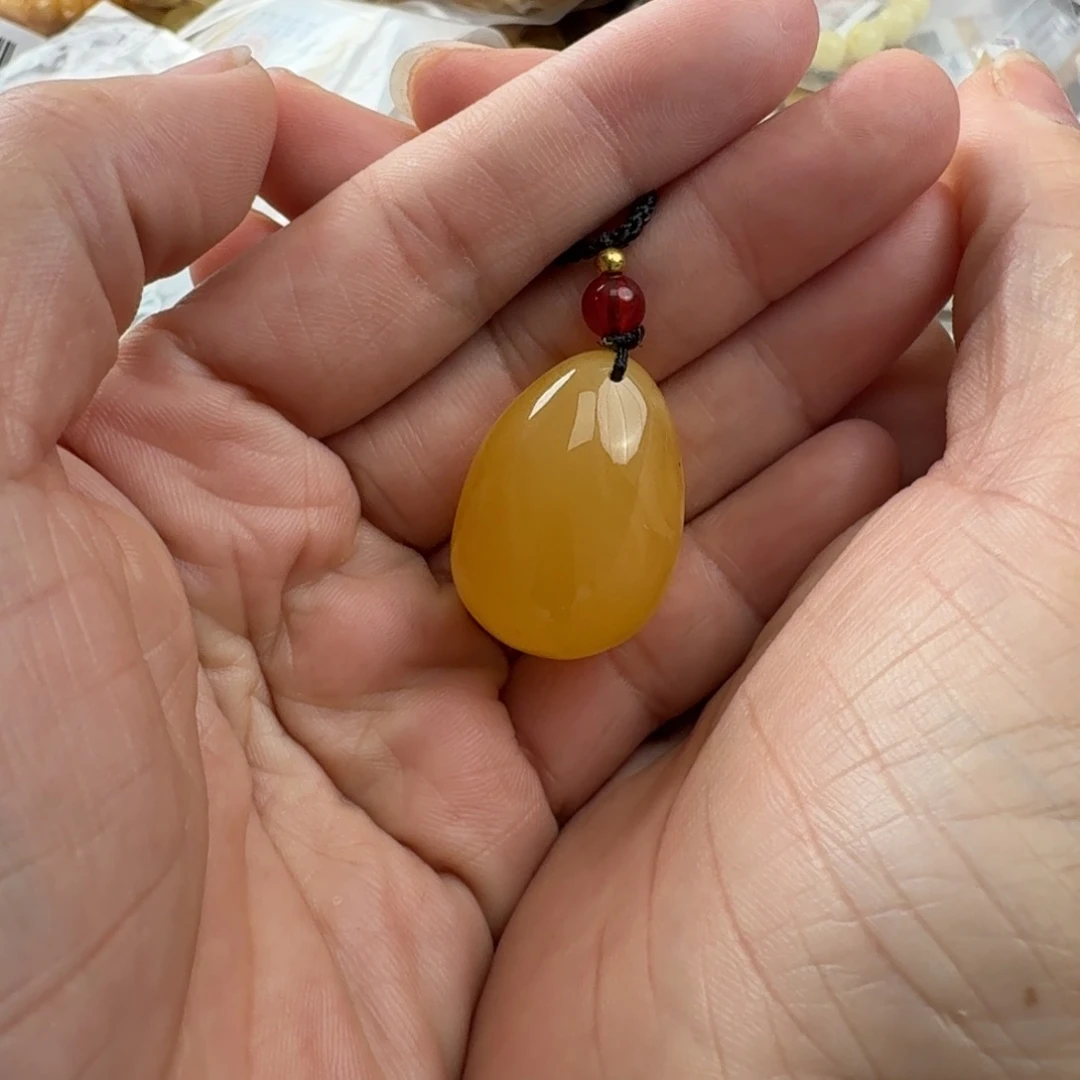 未镶嵌琥珀珠宝奇石