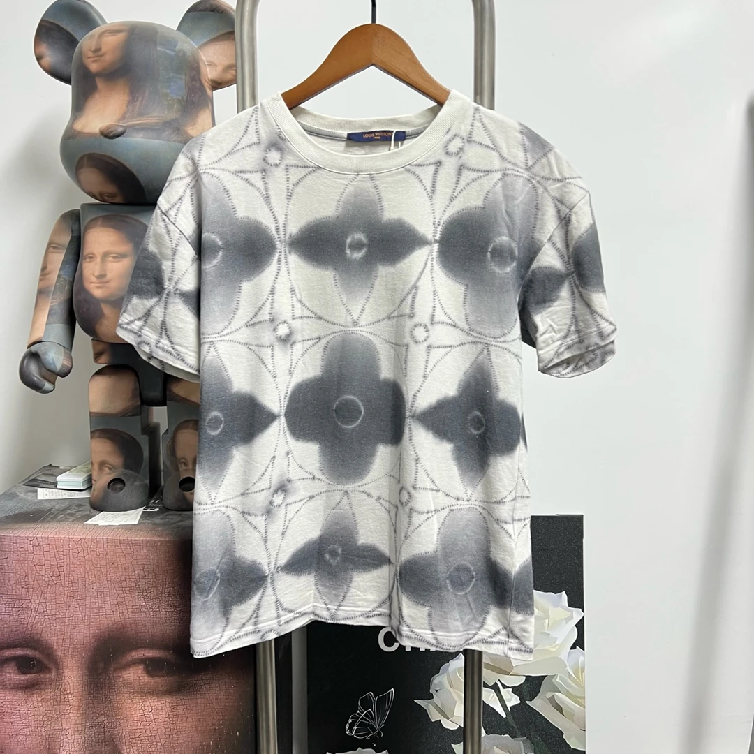 99新 LouisVuitton/路易威登 Lv渲染三花短袖o2402尺码：XS