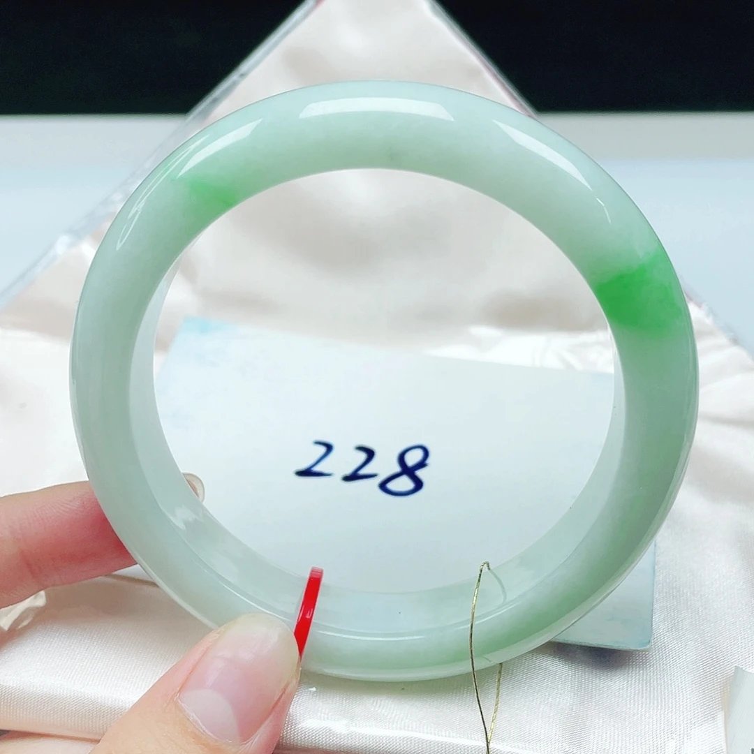 翡翠未镶嵌手镯正圈59.6