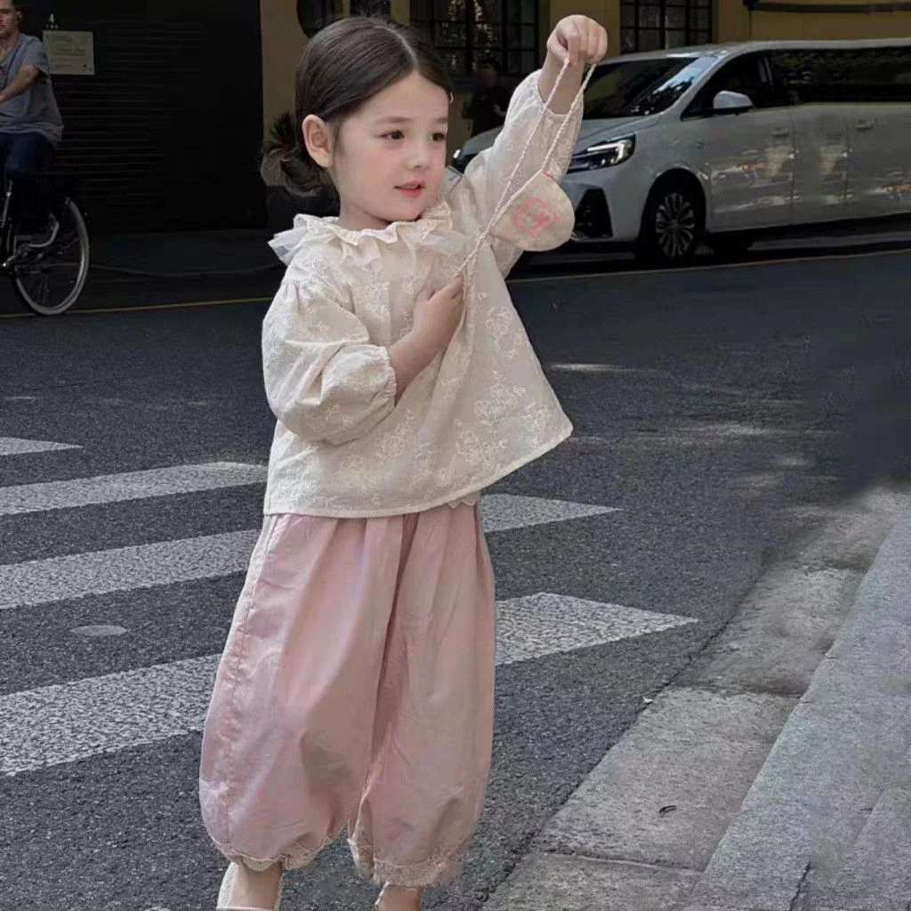 韩国童装女童衬衫女童绣花荷叶领上衣儿童蕾丝花边秋装裤子套装