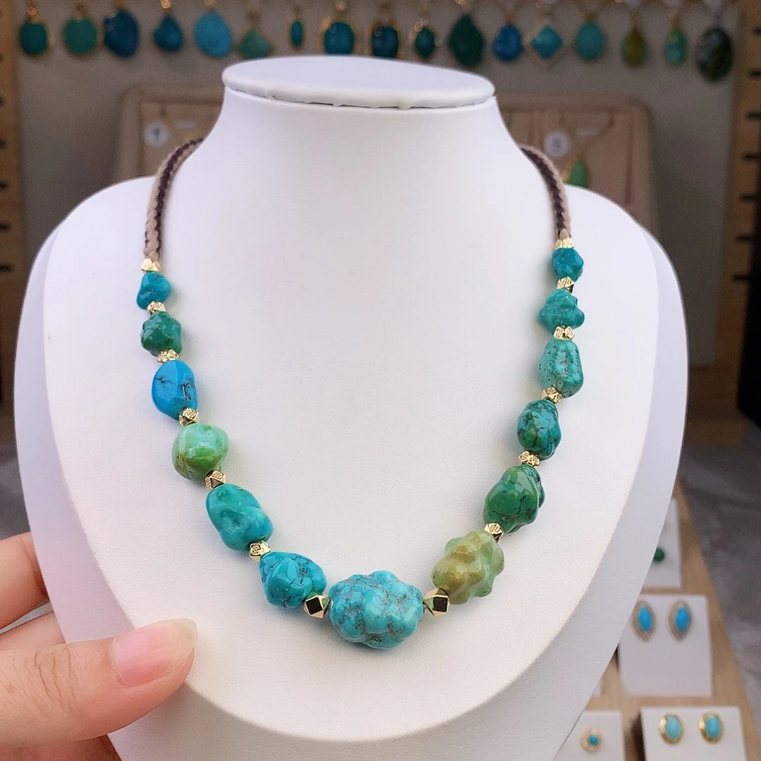 绿松石未镶嵌颈饰