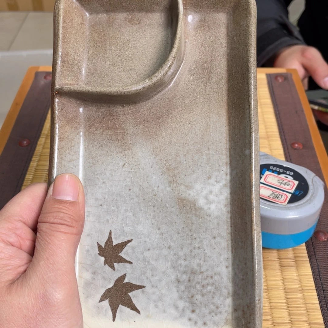 中古瓷器有些开片喜欢拍下