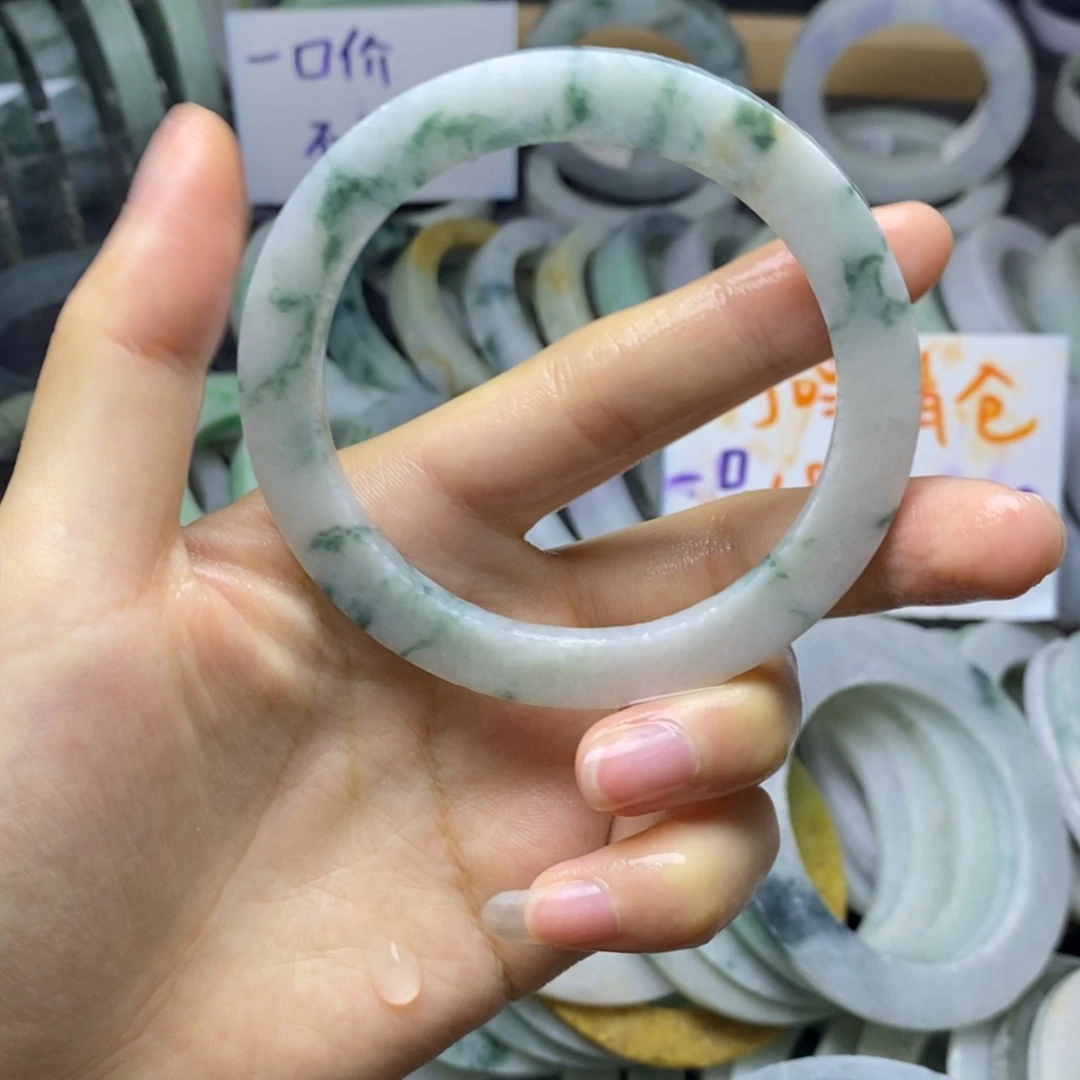 定制翡翠未镶嵌手镯