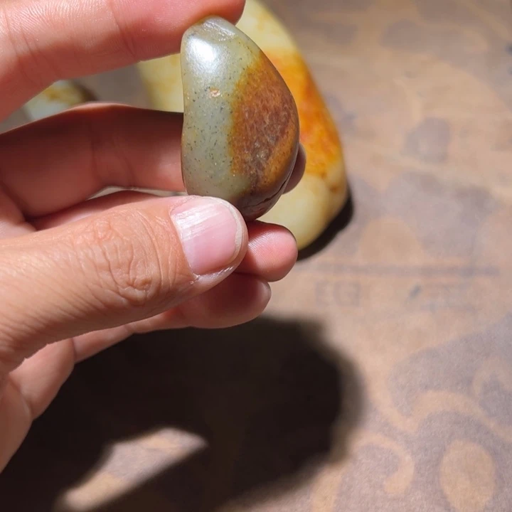 未镶嵌和田玉（糖玉）挂件千**意