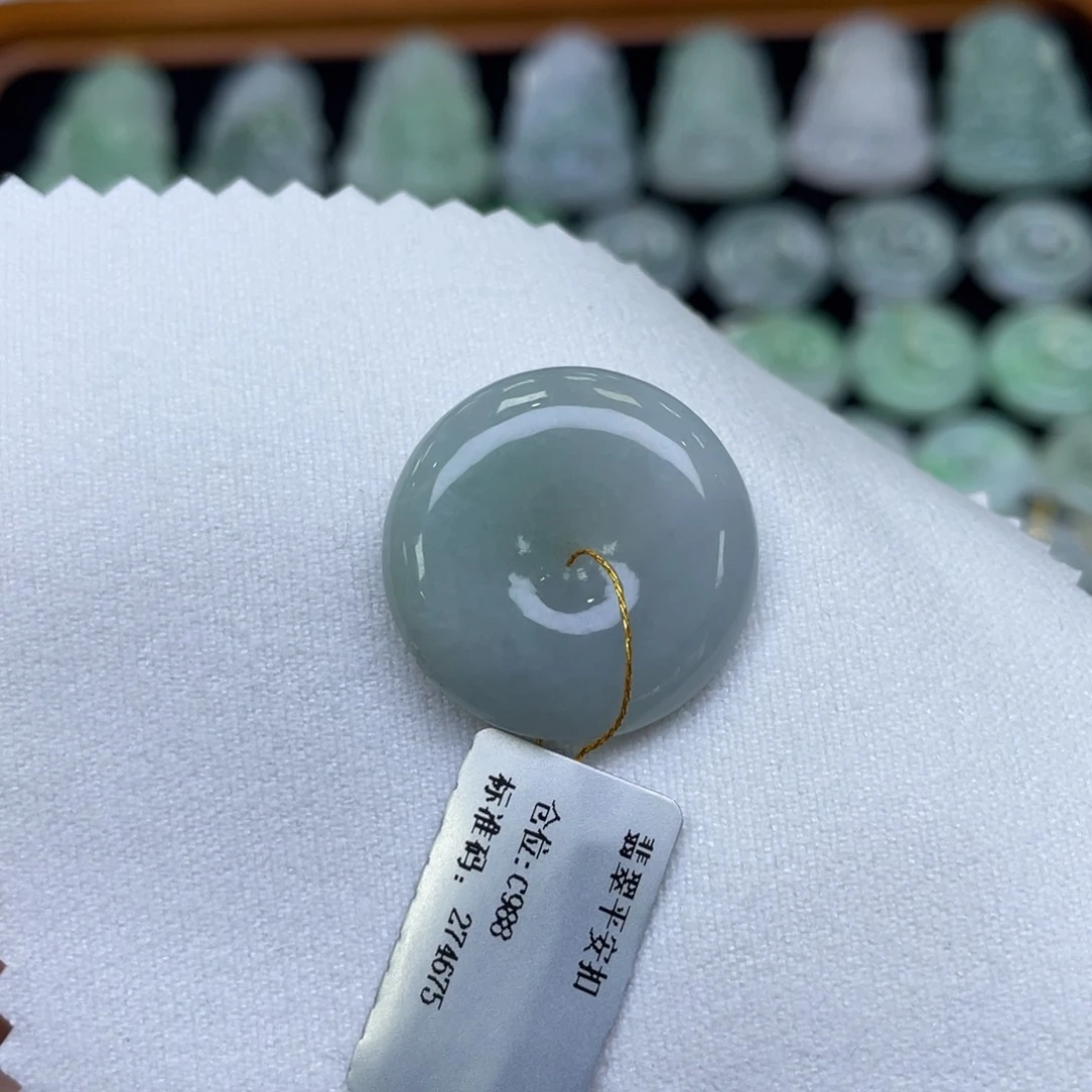 颈饰未镶嵌翡翠平安扣