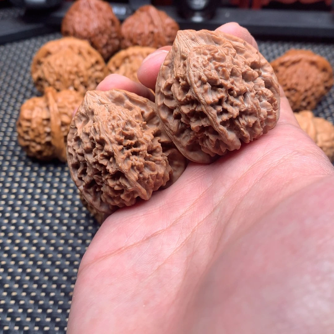 文玩核桃吊坠百花山39