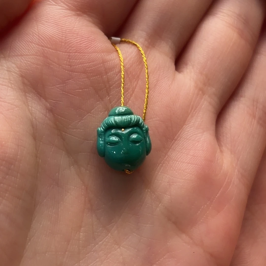 绿松石未镶嵌颈饰