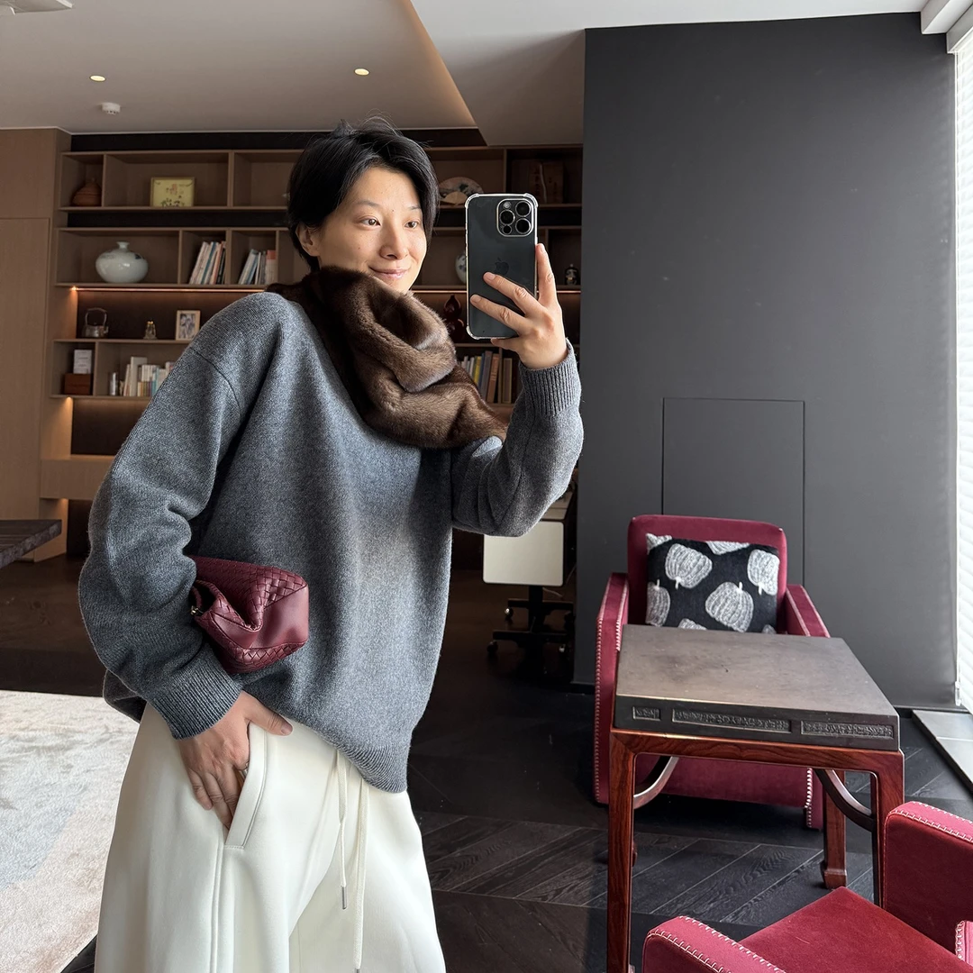 蓝豚豚 12月6号12:00上新NEW~上午10:00直播~15简约毛衣