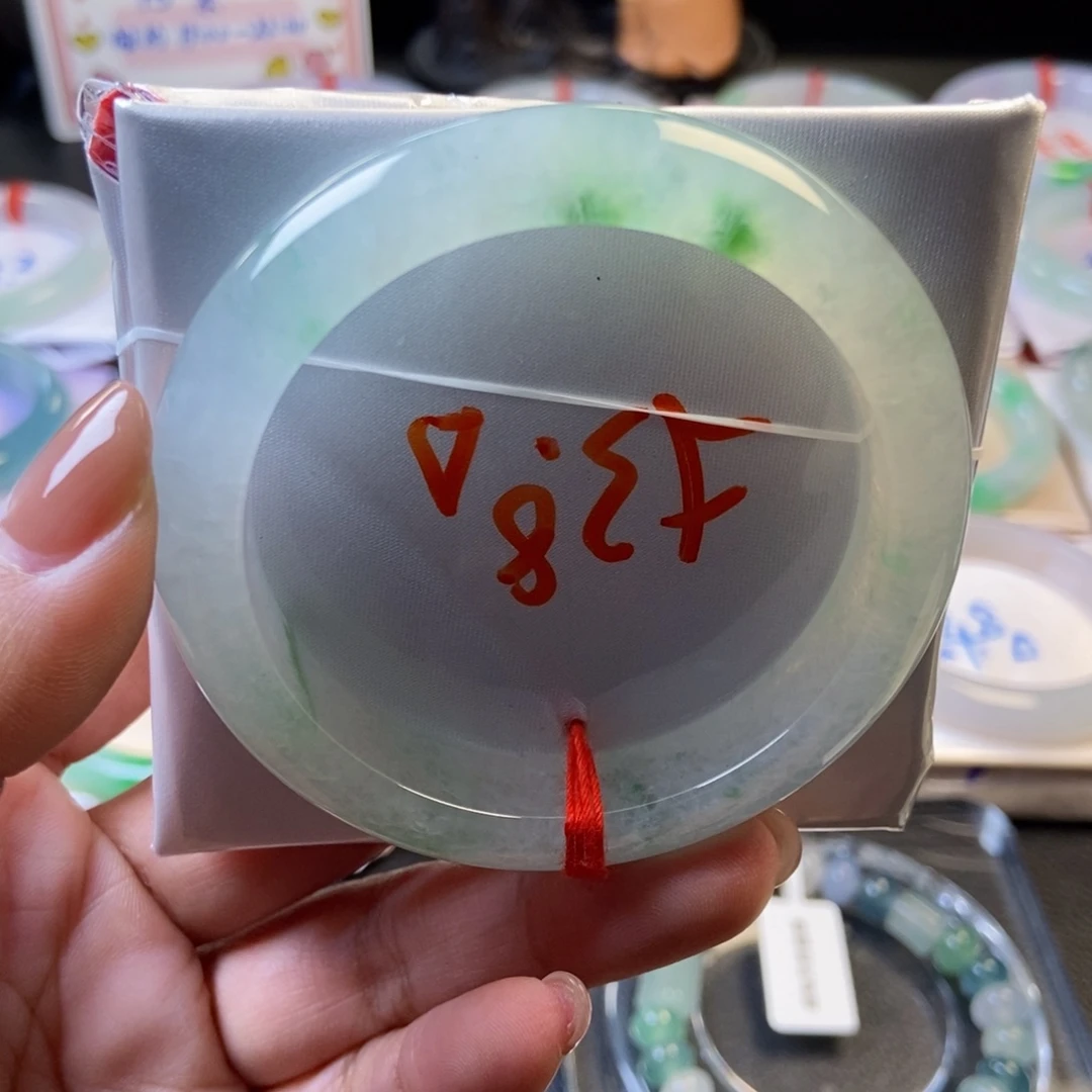 翡翠未镶嵌手镯28冰透飘绿花