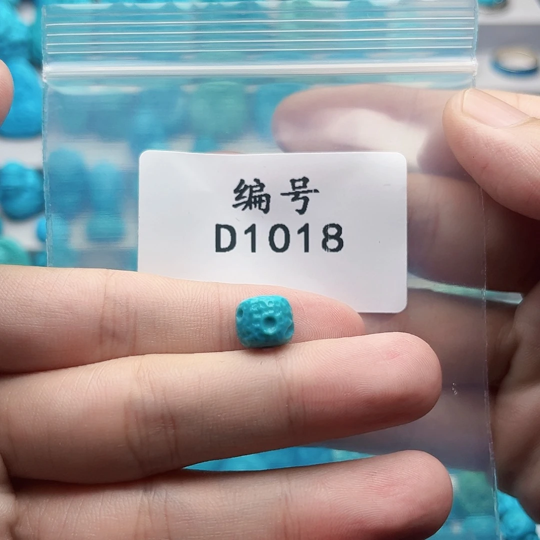 文***文绿松石未镶嵌天然原矿雕刻绿松石