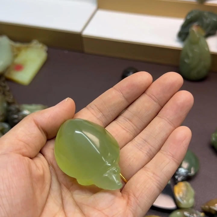 软玉未镶嵌珠宝奇石浩***?