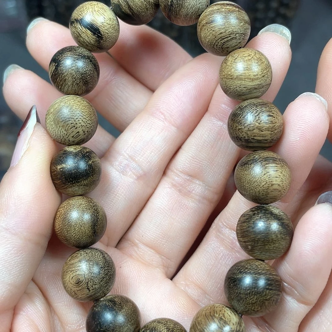 忠***诚手串沉香白棋瘤疤
