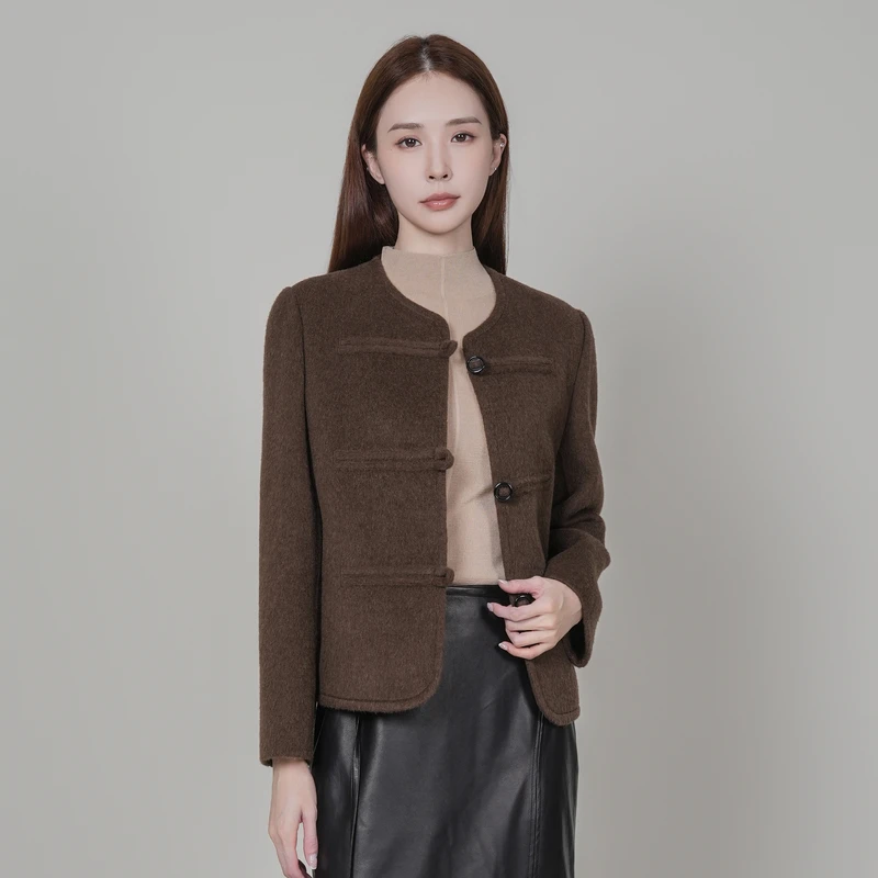 XG雪歌短款毛呢外套2025冬季新款深咖色绵羊毛大衣女XK410035A972