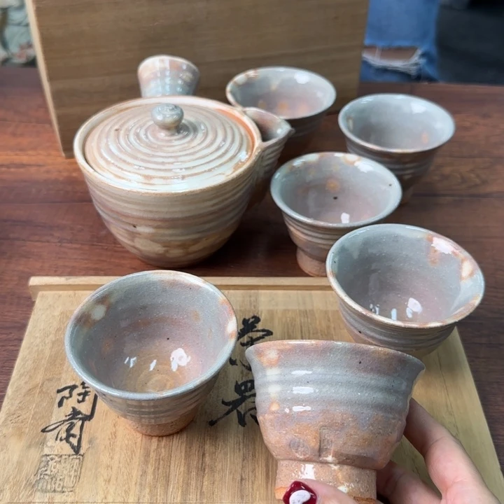 一个陶瓷物件哈哈哈哈