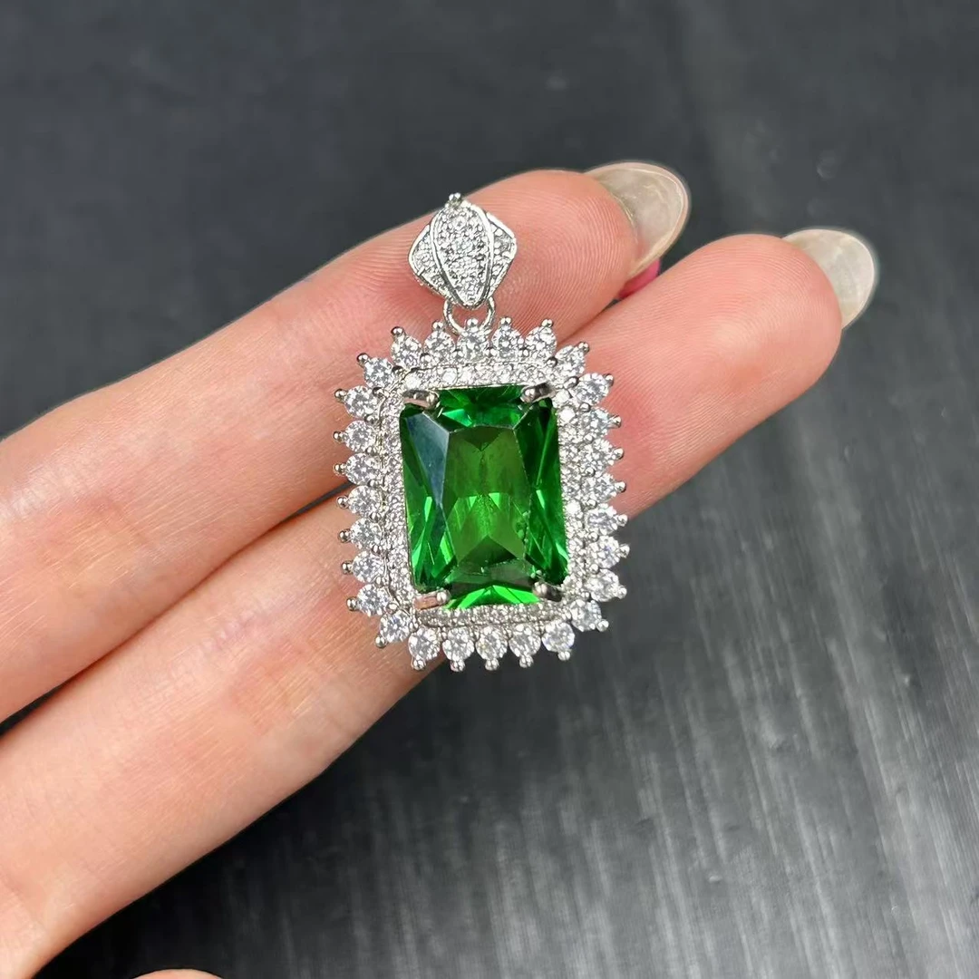 阿鲁沙-典藏轻奢艳绿宝-精工合金培育吊坠配链406