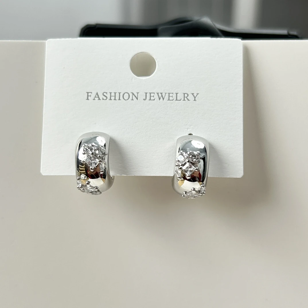 925银合成锆石耳饰 S925银电白时尚耳钉