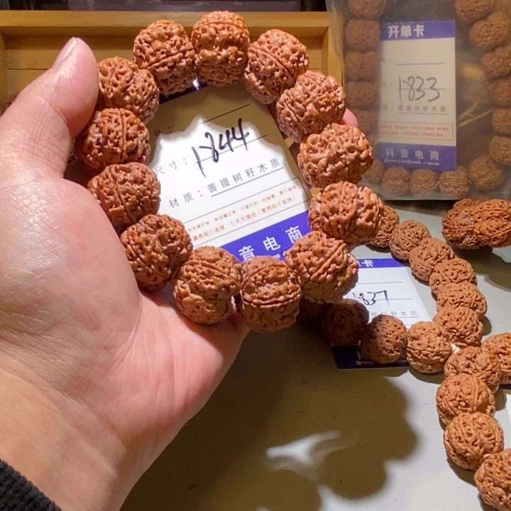 手串金刚菩提1844号尺寸26古龙梅花