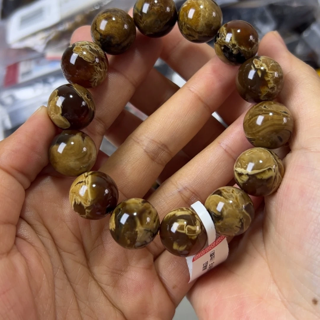 未镶嵌琥珀珠宝奇石936