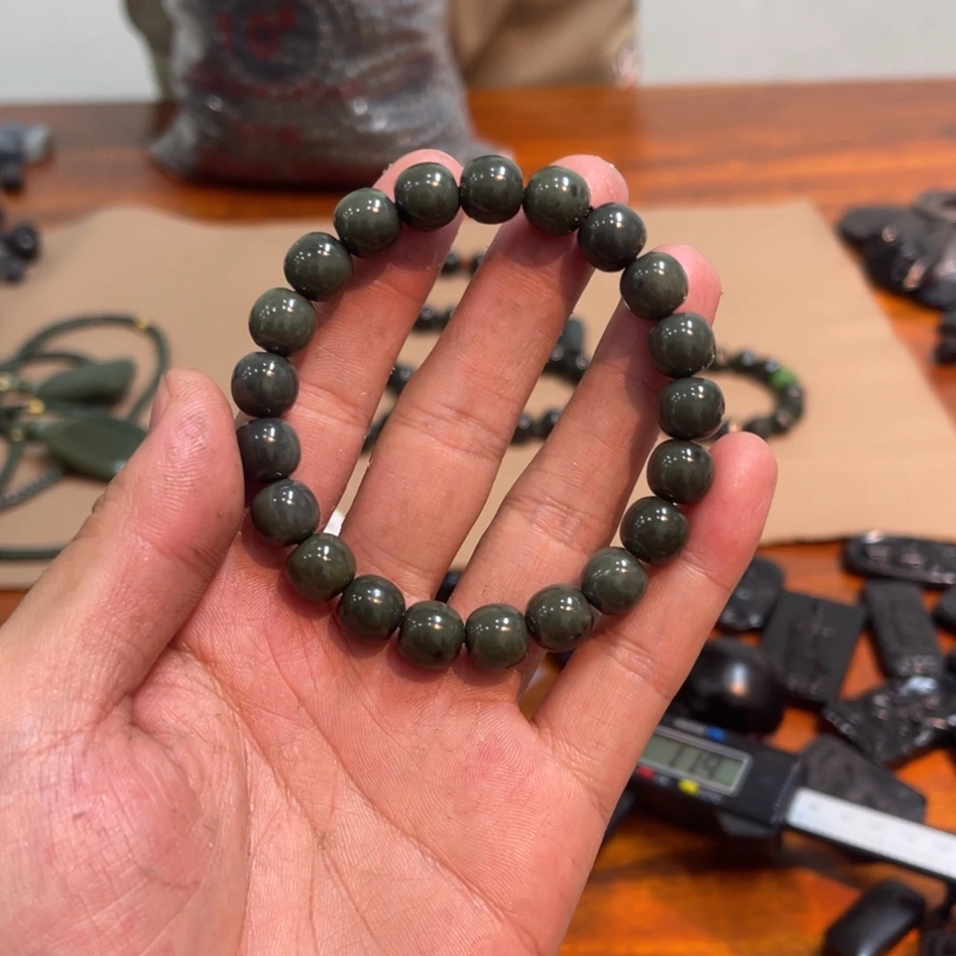 和田玉未镶嵌手链