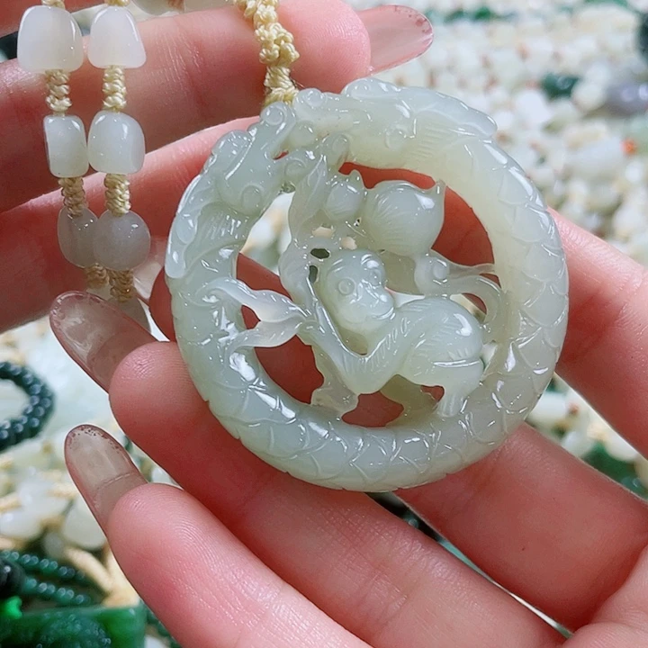 颈饰未镶嵌和田玉